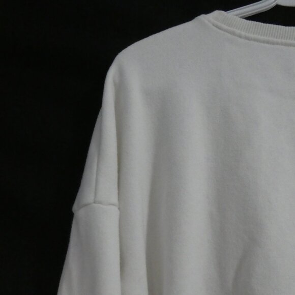CANIFA | medium | Classic Solid White Crewneck Sweatshirt - Picture 10 of 16